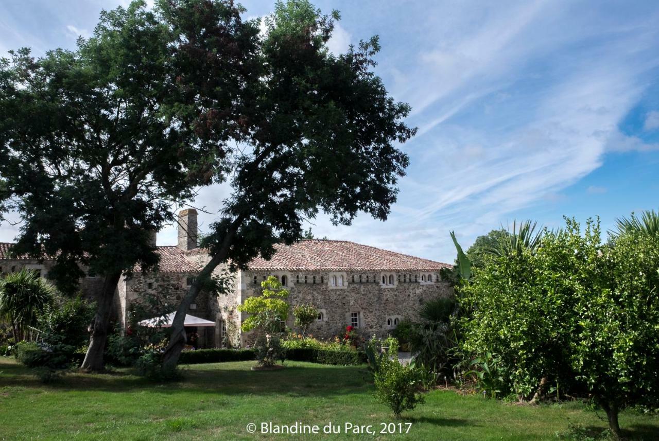 Logis De La Robliniere Bed & Breakfast Landevieille Ngoại thất bức ảnh